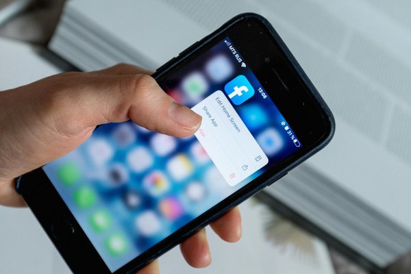 How can UK companies enhance customer experience with IoT?